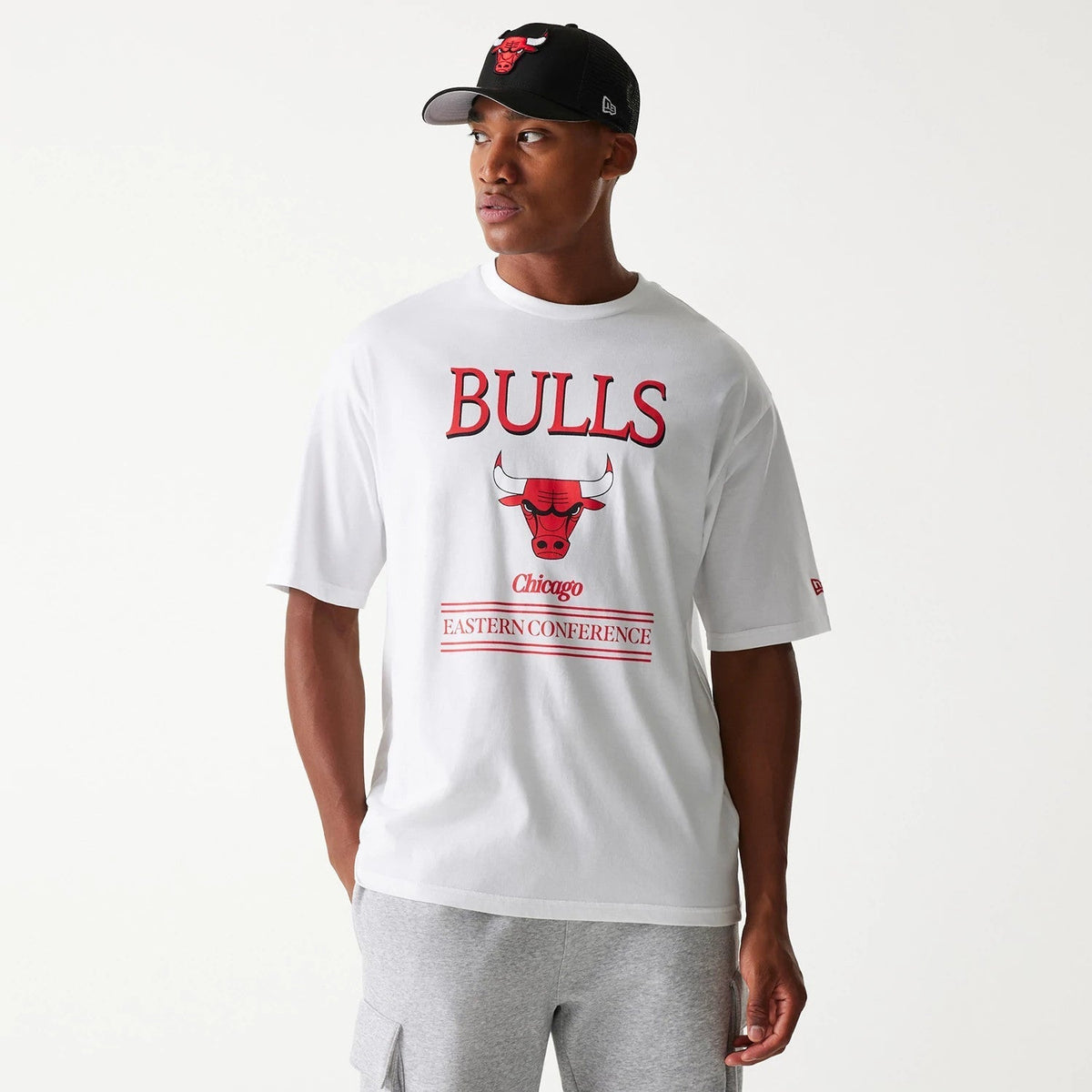 Chicago Bulls NBA Team Graphic White Oversized T-Shirt-Benirox