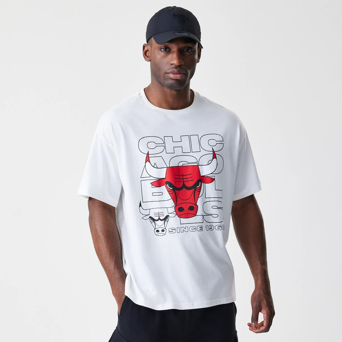 Chicago Bulls NBA Outline Graphic White Oversized T-Shirt-Benirox