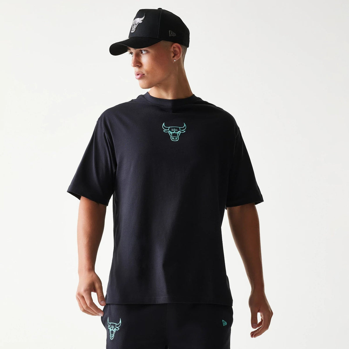 Chicago Bulls NBA League Essential Black Oversized T-Shirt-Benirox