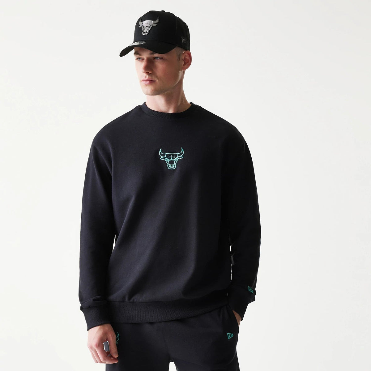 Chicago Bulls NBA Black Oversized Crew Neck Sweater-Benirox