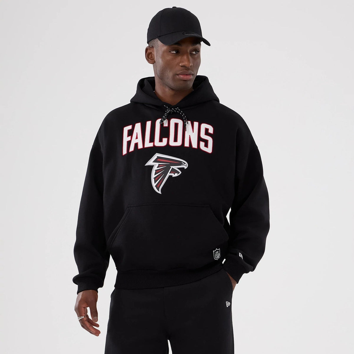 Atlanta Falcons NFL International Series Games 2025 Black Premium Pullover Hoodie-Benirox