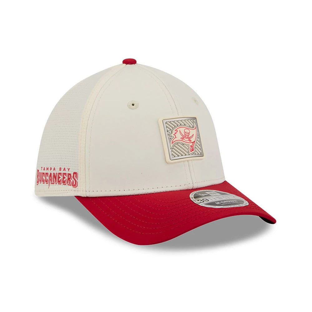 Buccaneers NFL Training 2026 White 39THIRTY M-Crown Stretch Fit Cap-Benirox